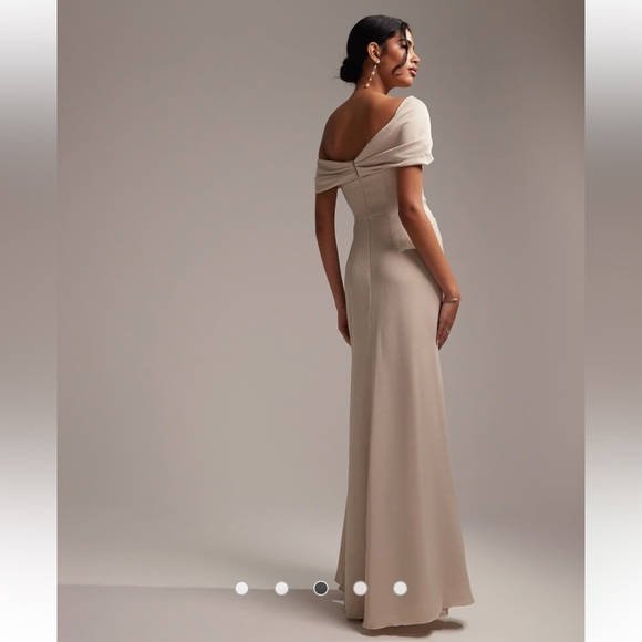ASOS design bridesmaid satin off the shoulder drape wrap maxi dress in oyster - Picture 3 of 8